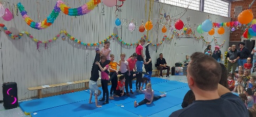 https://www.turnen-vfl-waiblingen.de/content/igal/20250222_161455_bearbeitet-242UXM-L-2105.jpg