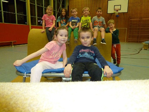 https://www.turnen-vfl-waiblingen.de/content/igal/kinderturnen_12-N6SN4F-L-115.jpg