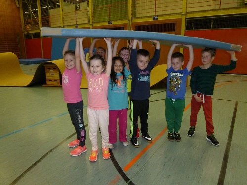 https://www.turnen-vfl-waiblingen.de/content/igal/kinderturnen_13-E9OVQW-L-116.jpg